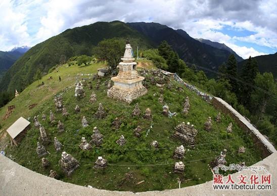 嘉绒地区发现北宋和蒙元时期的古佛塔