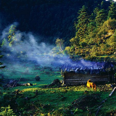 香格里拉蓝月山谷景区