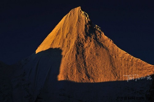 近观香格里拉三大神山