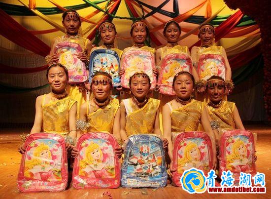 金三角演艺中心为少年儿童搭建才艺展示平台