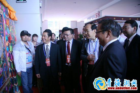 “2012青洽会”海南州展厅主题鲜明