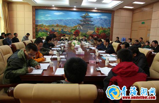 有关专家到海南州调研青海湖机场建设情况